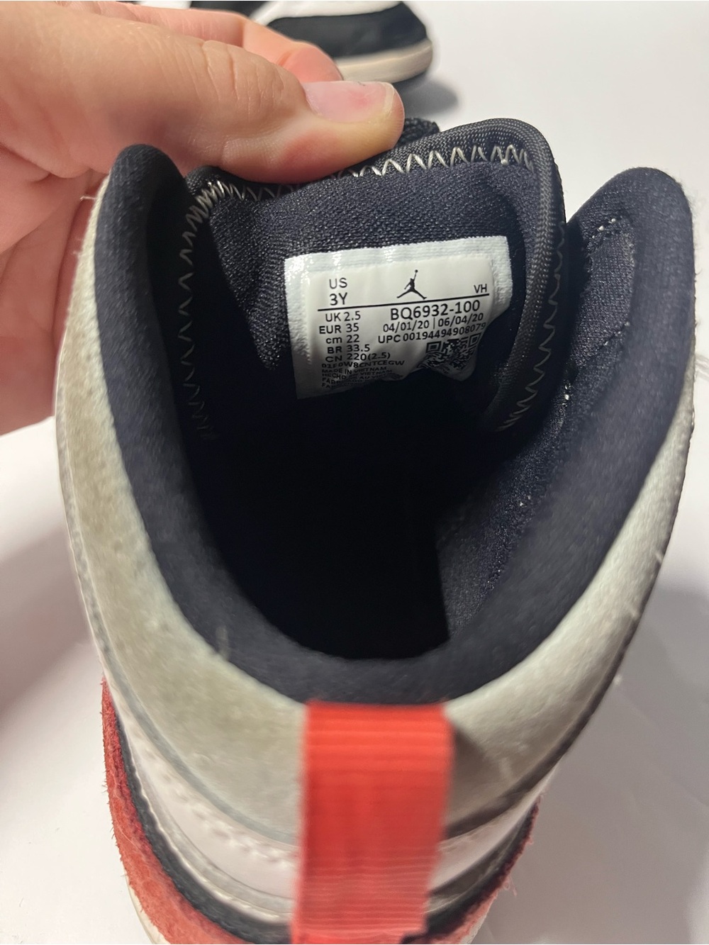 Nike Air Jordan 1 Mid SE 'Red Black Toe' sneakers - Picture 7 of 10